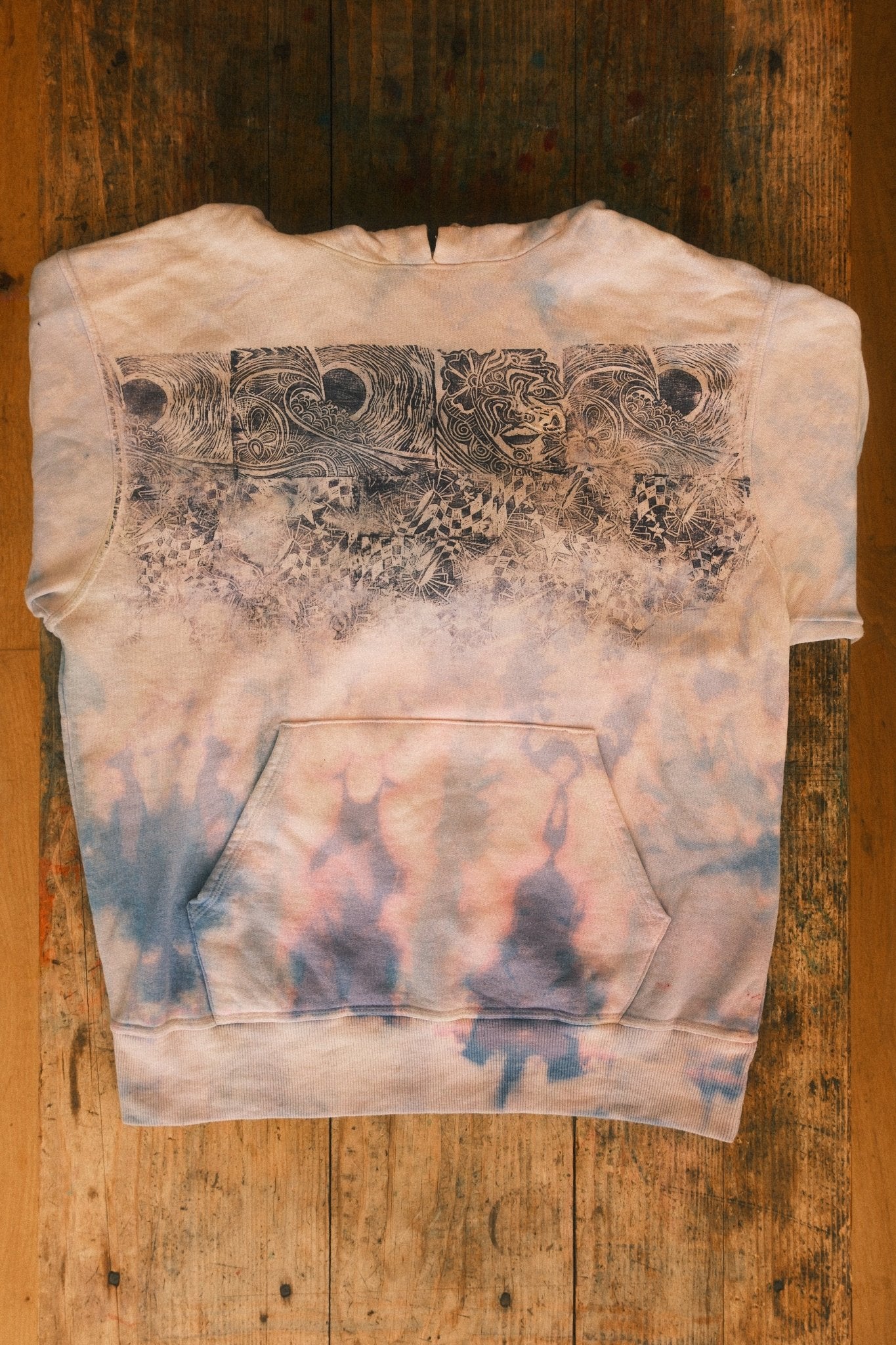 Wave hoodie